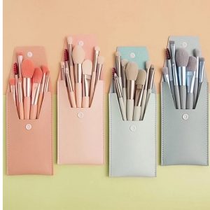 Mini Make-Up Brush Set & Pouch