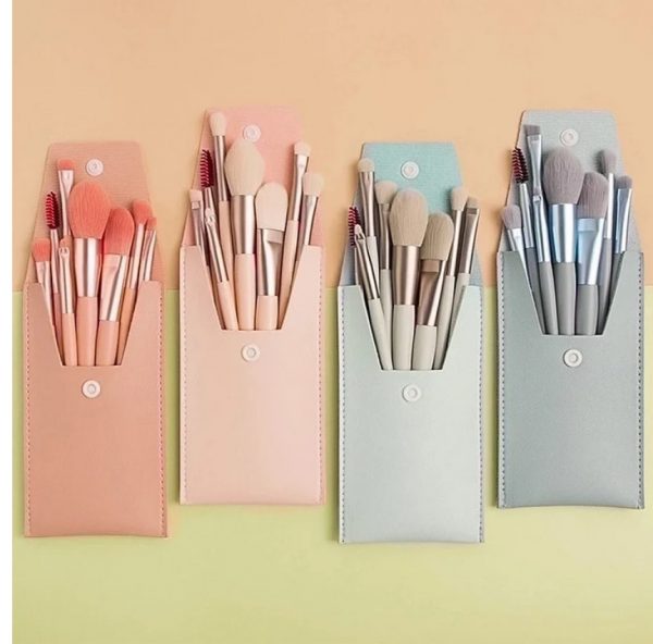 Mini Make-Up Brush Set & Pouch